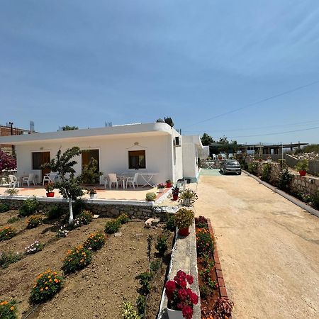Teo Apartment Sarande Bagian luar foto