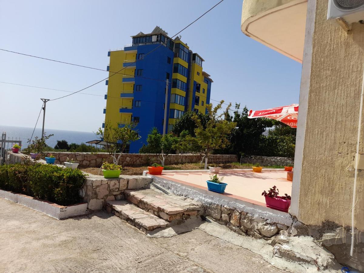 Teo Apartment Sarande Bagian luar foto