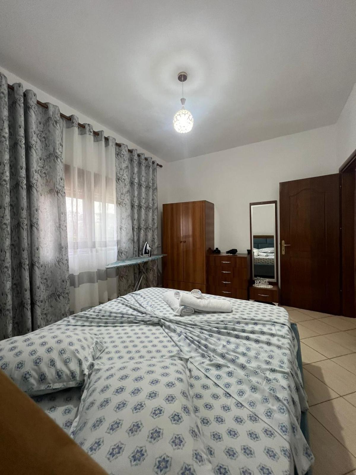 Teo Apartment Sarande Bagian luar foto