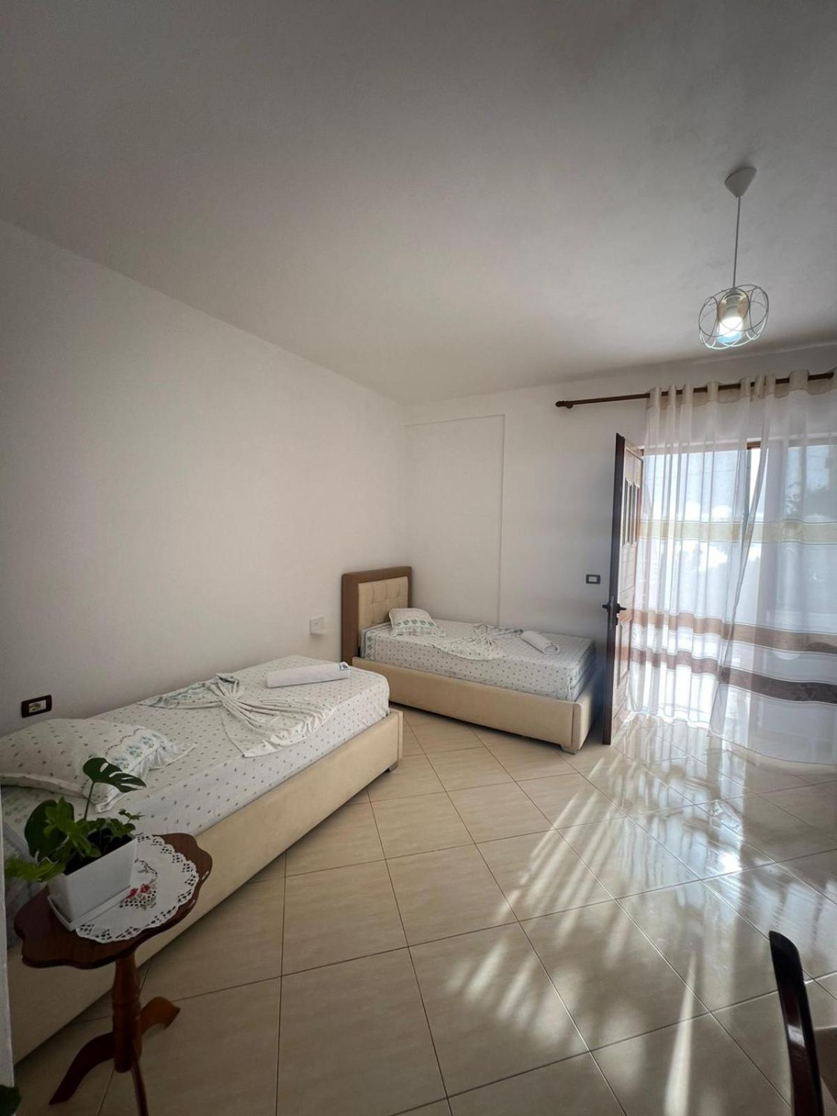 Teo Apartment Sarande Bagian luar foto