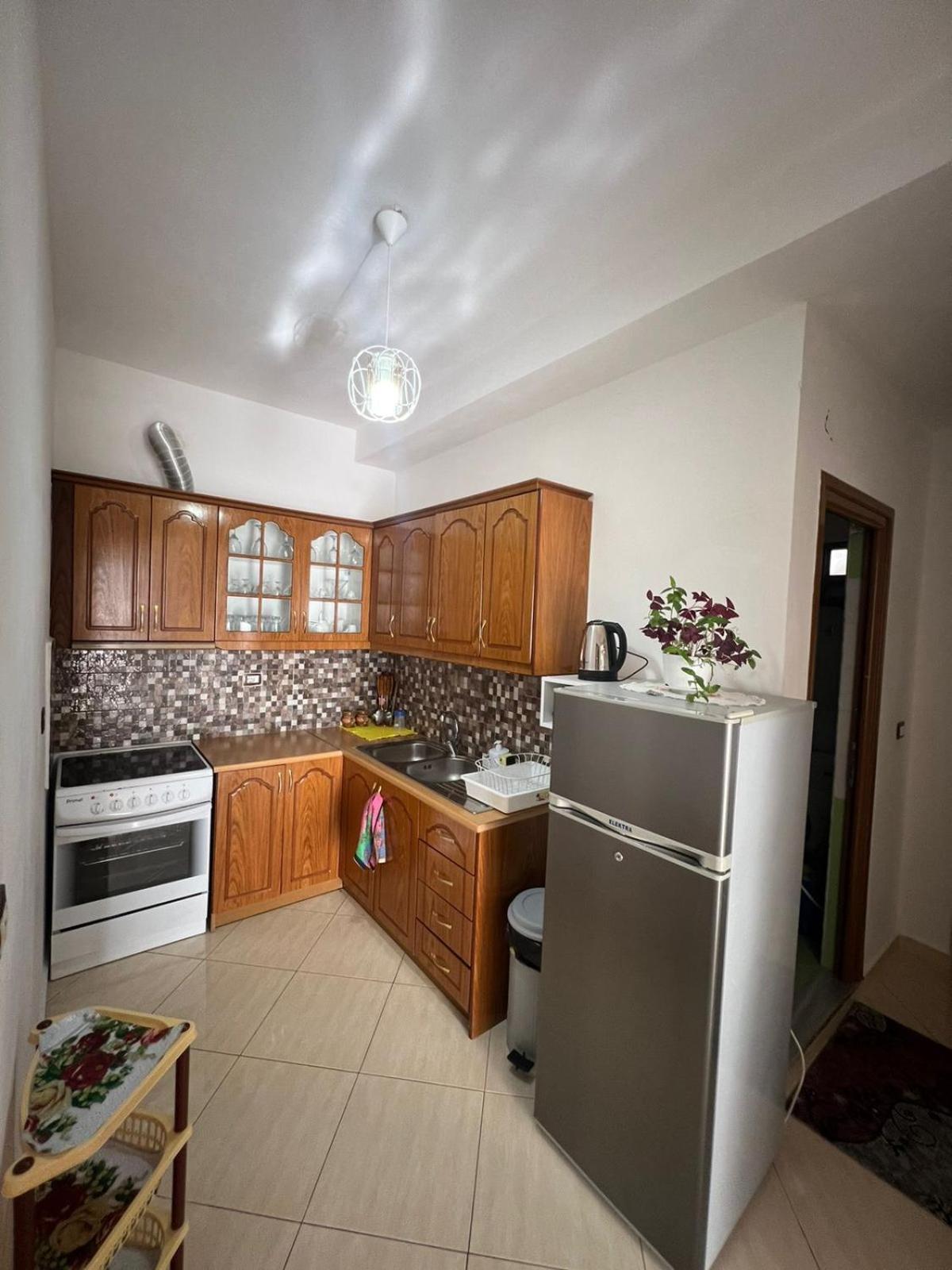Teo Apartment Sarande Bagian luar foto