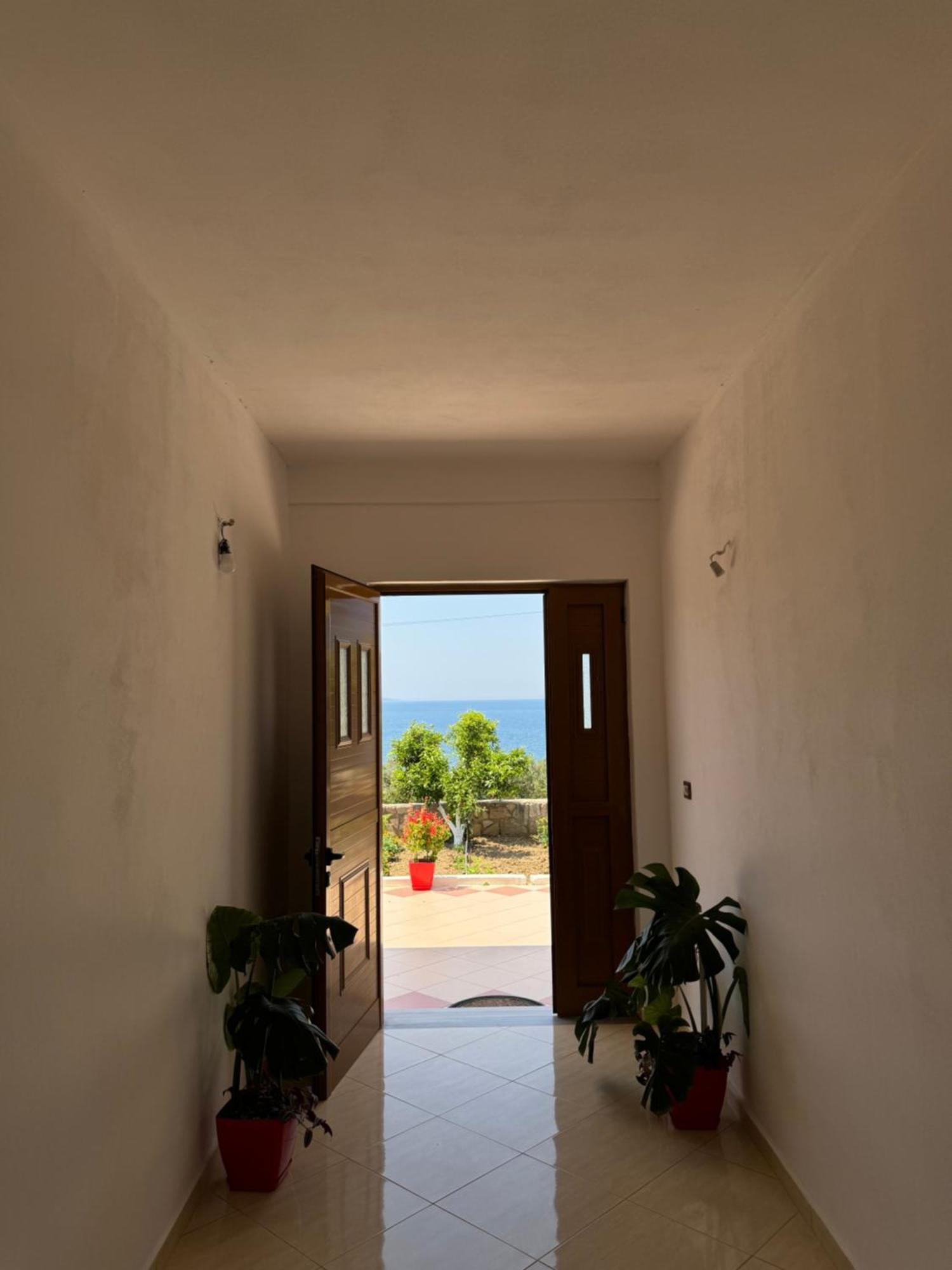 Teo Apartment Sarande Bagian luar foto
