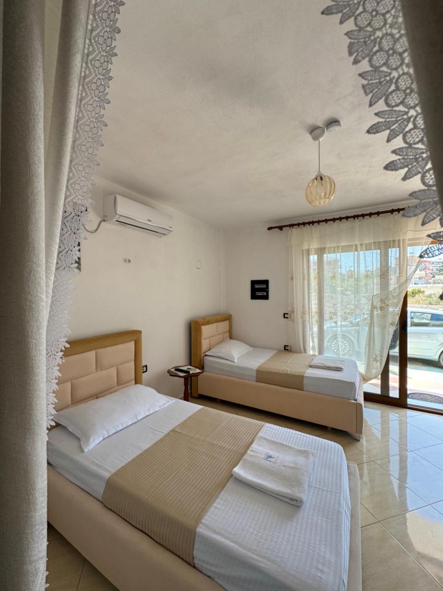Teo Apartment Sarande Bagian luar foto
