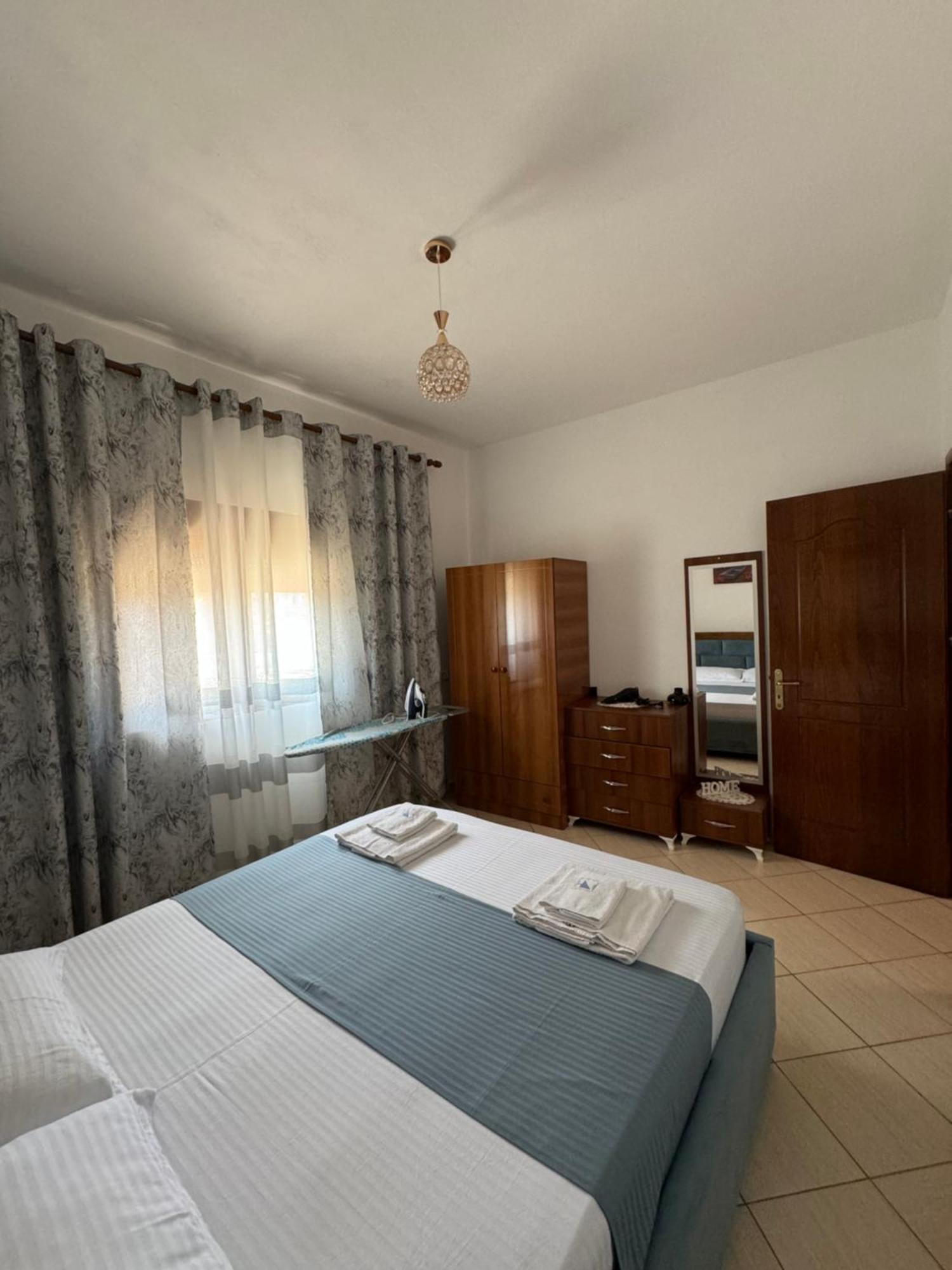 Teo Apartment Sarande Bagian luar foto