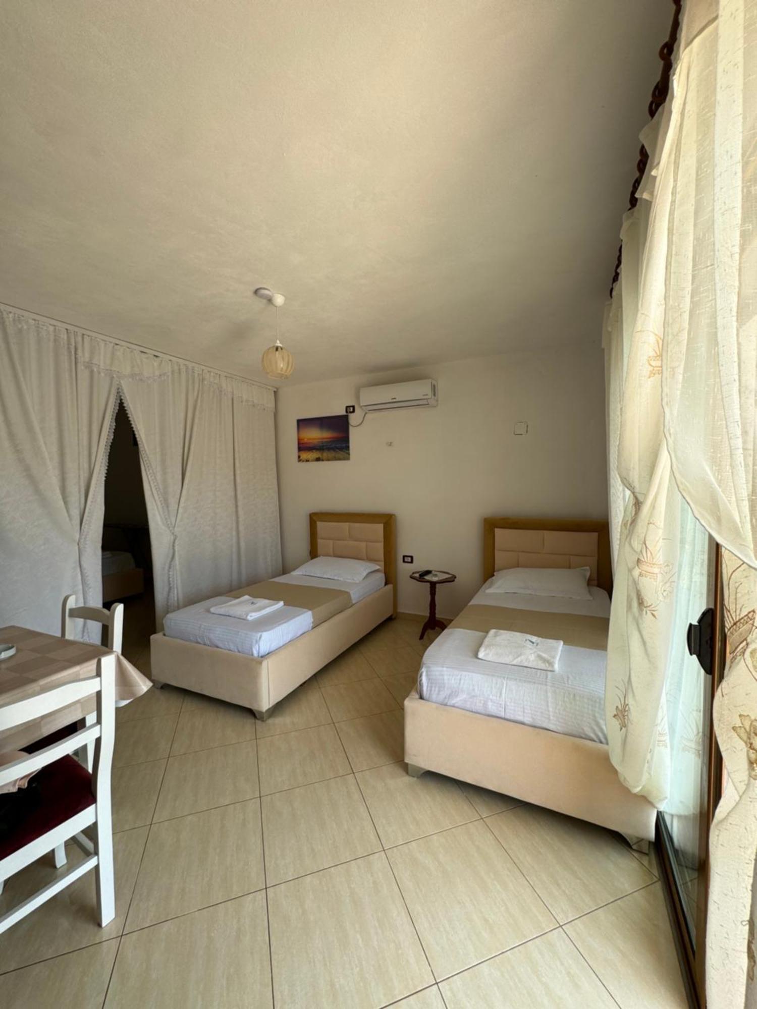 Teo Apartment Sarande Bagian luar foto
