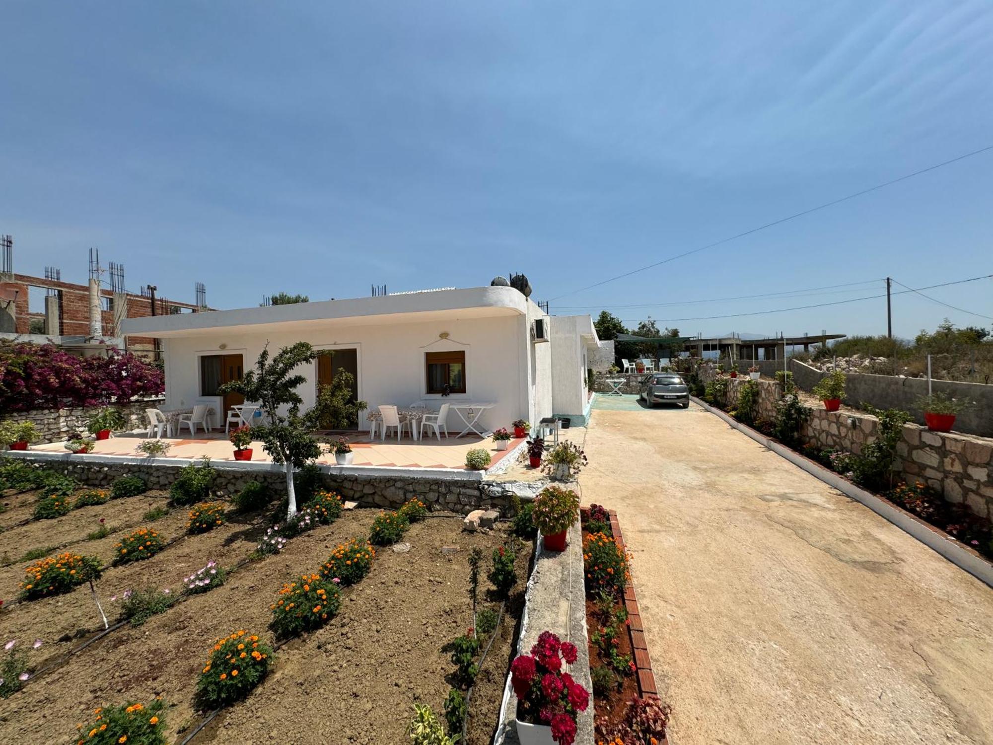 Teo Apartment Sarande Bagian luar foto