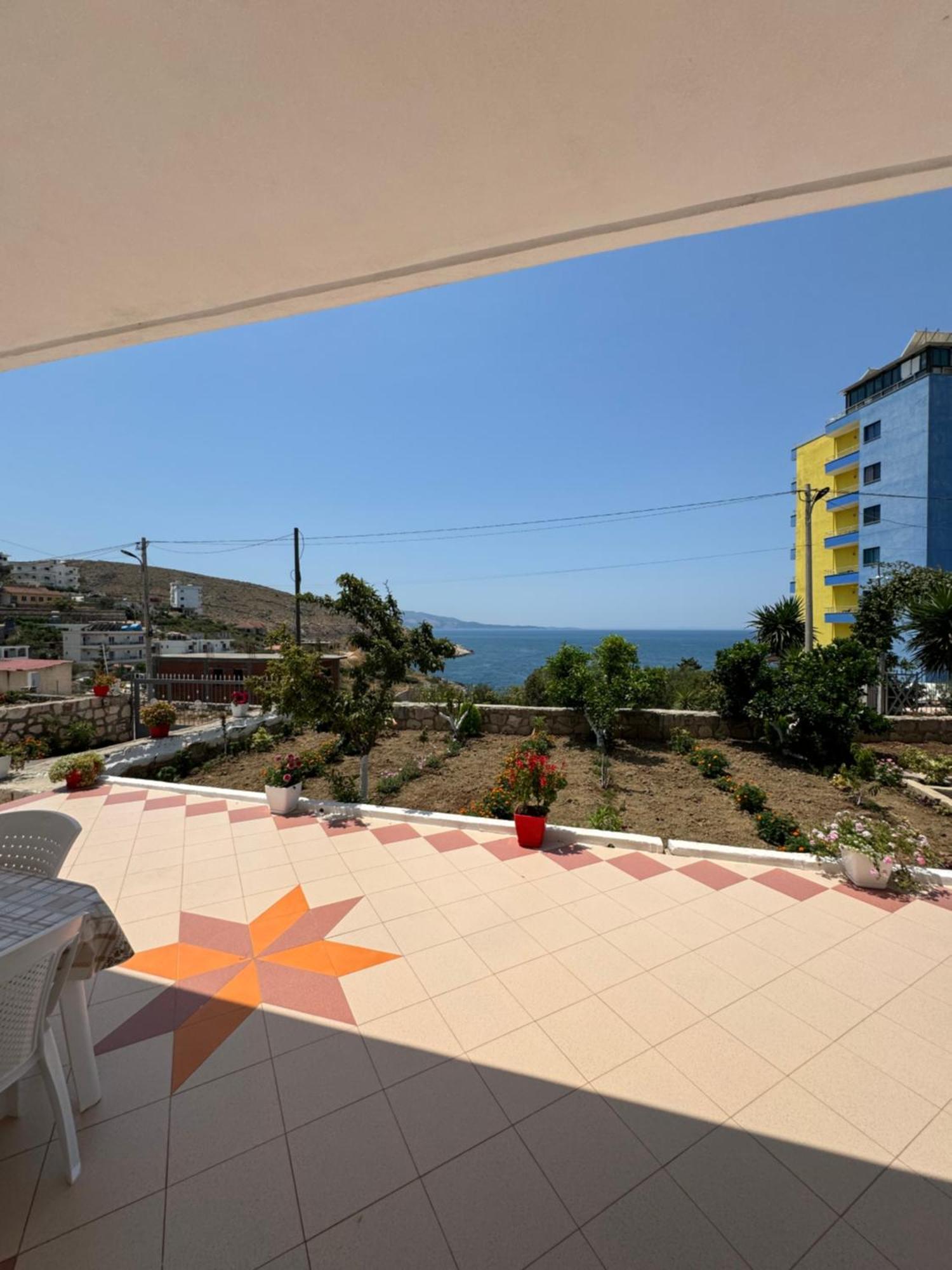 Teo Apartment Sarande Bagian luar foto