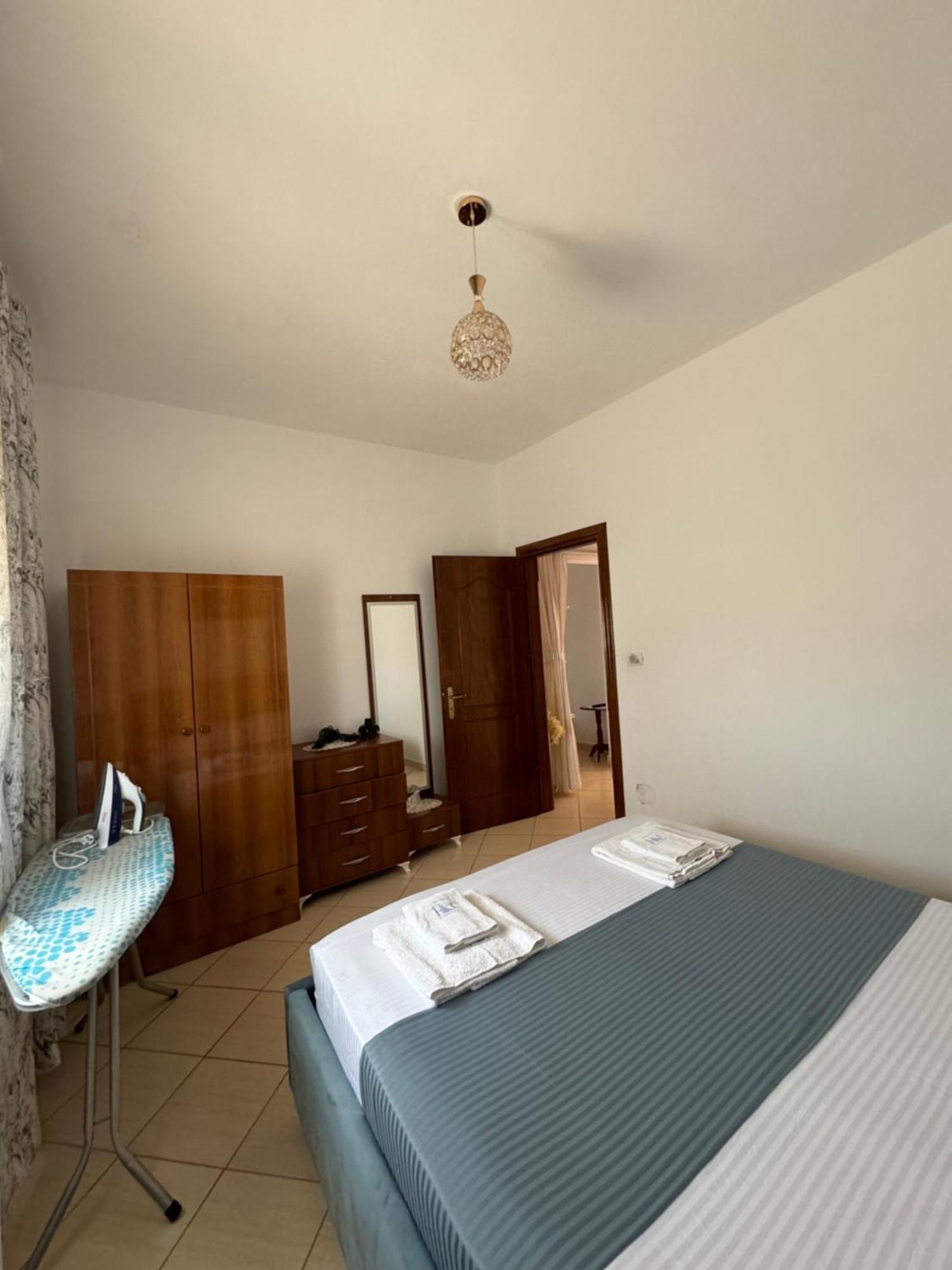 Teo Apartment Sarande Bagian luar foto