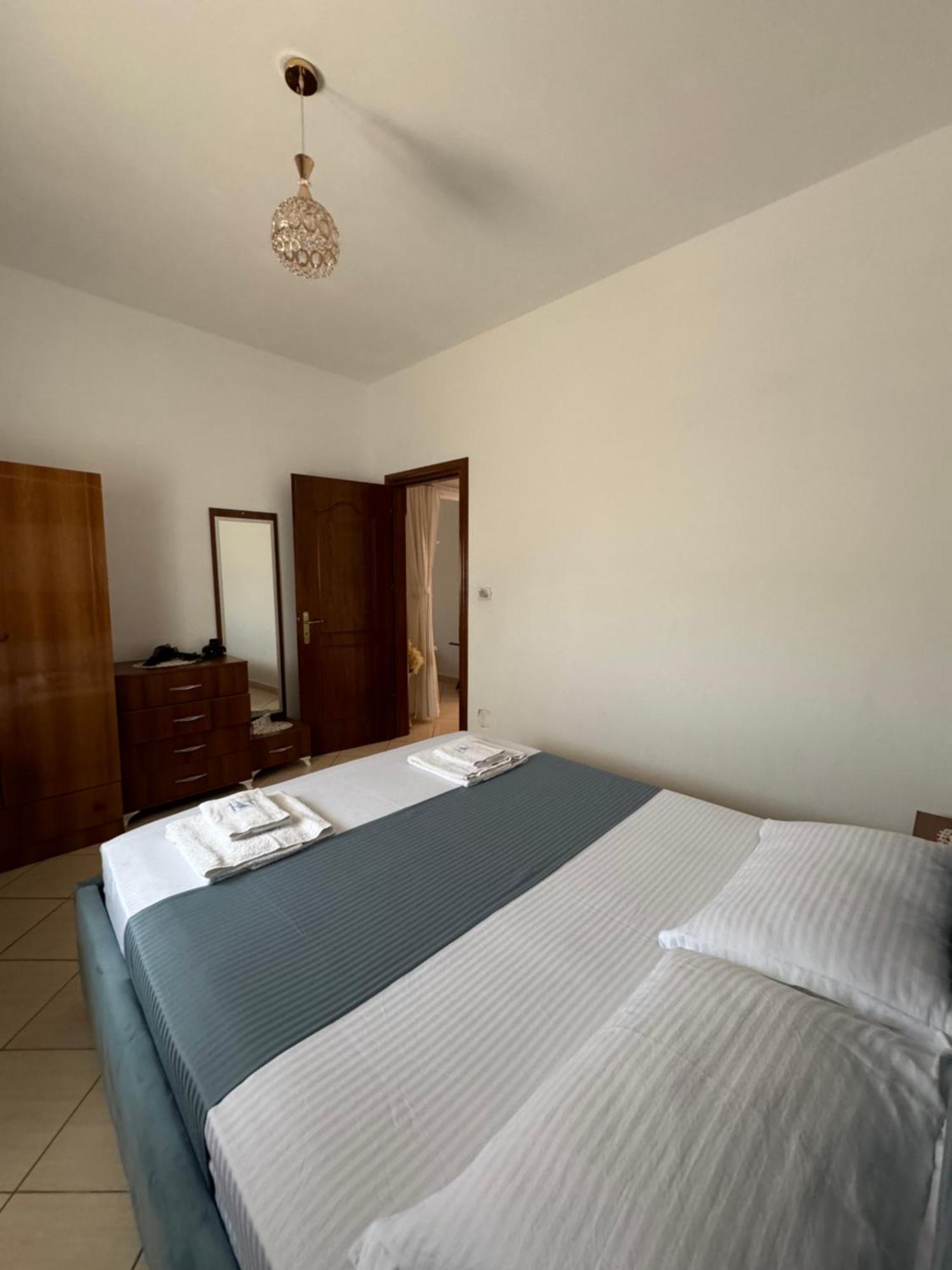 Teo Apartment Sarande Bagian luar foto