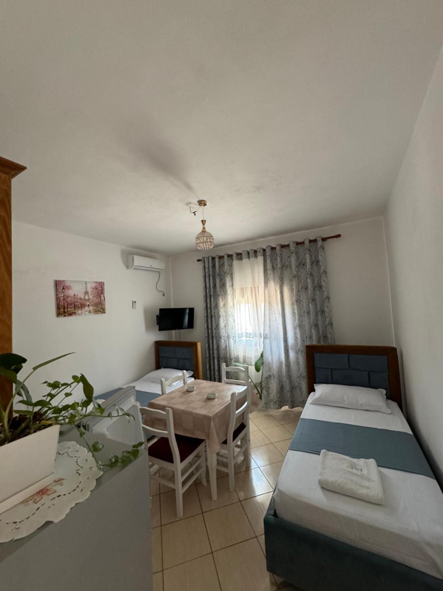 Teo Apartment Sarande Bagian luar foto