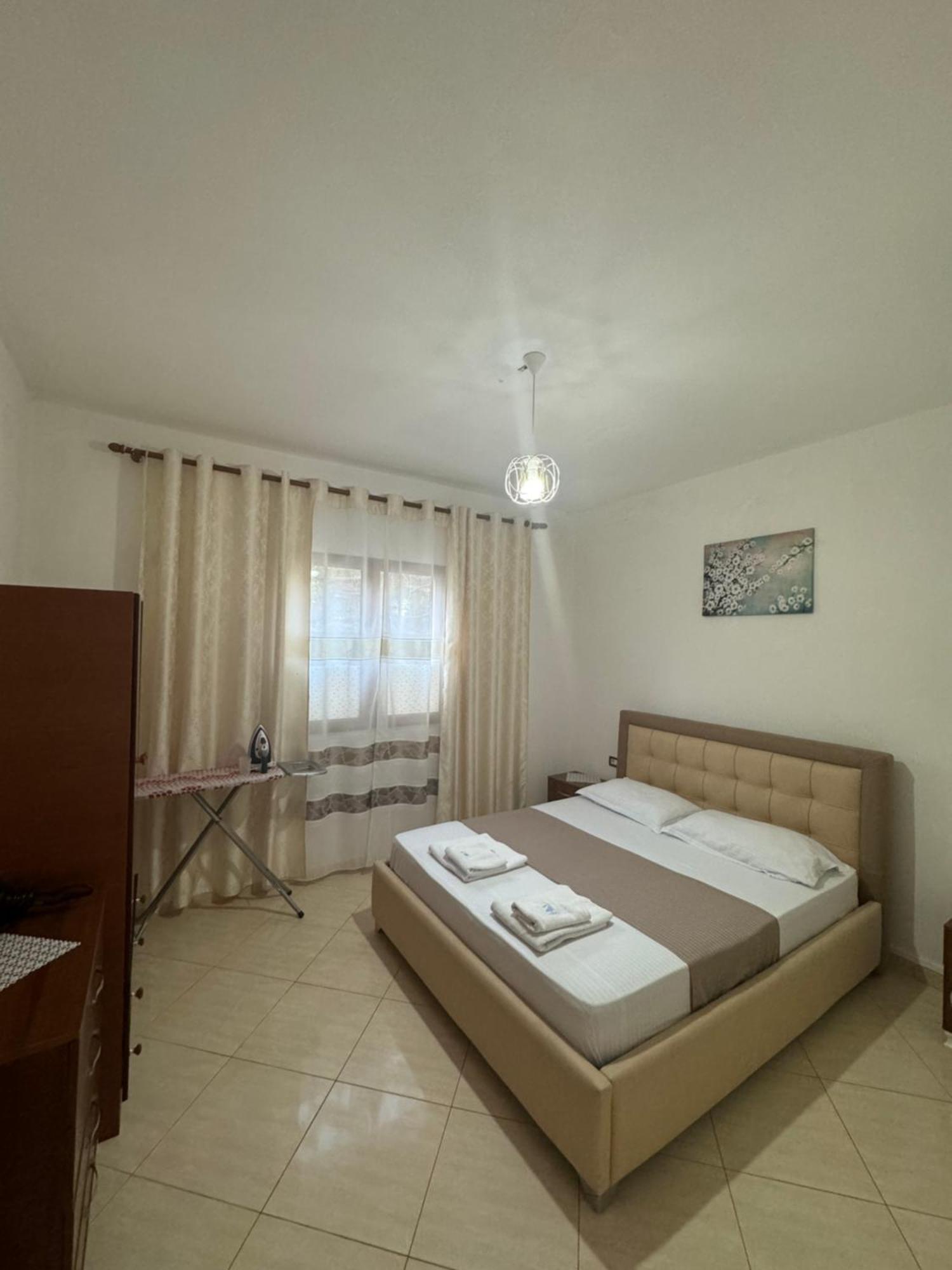 Teo Apartment Sarande Bagian luar foto