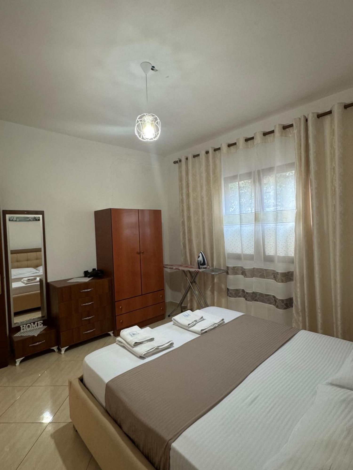 Teo Apartment Sarande Bagian luar foto