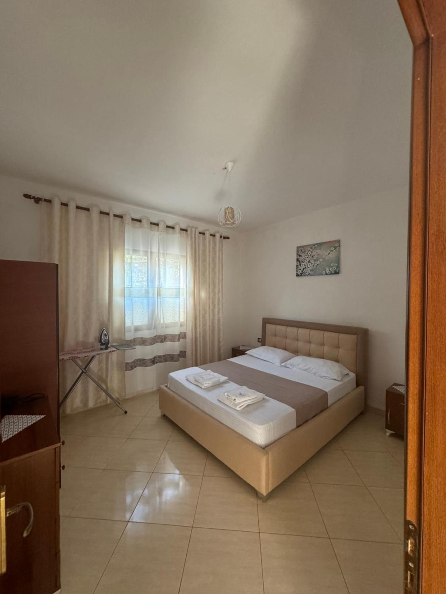 Teo Apartment Sarande Bagian luar foto