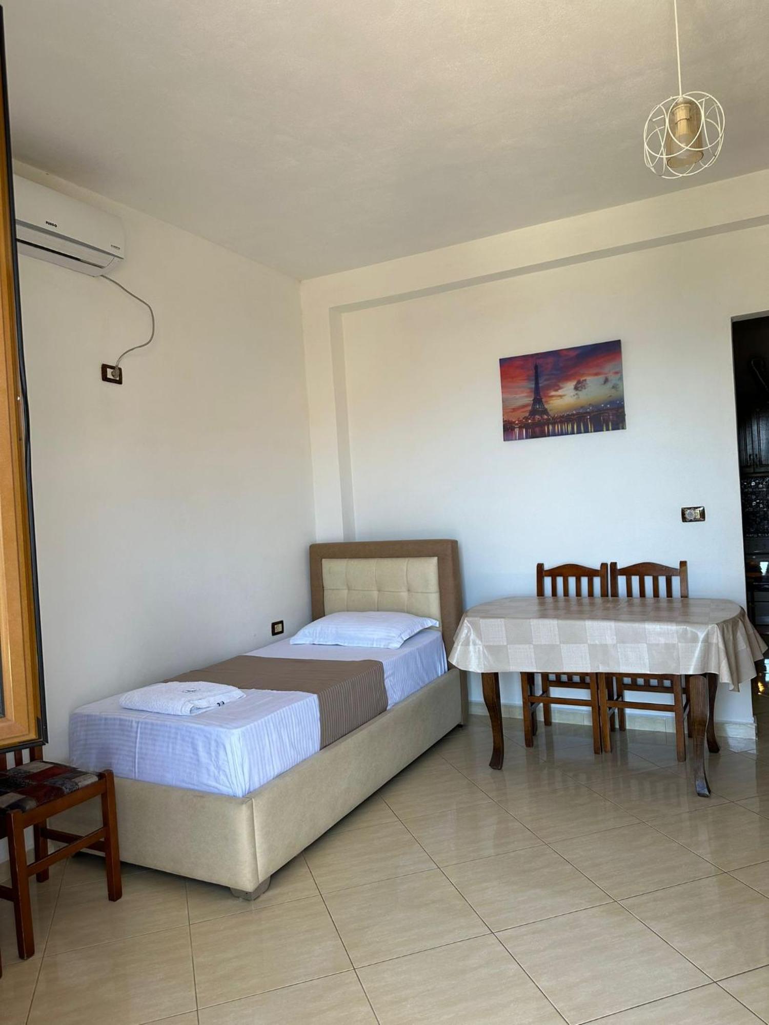 Teo Apartment Sarande Bagian luar foto