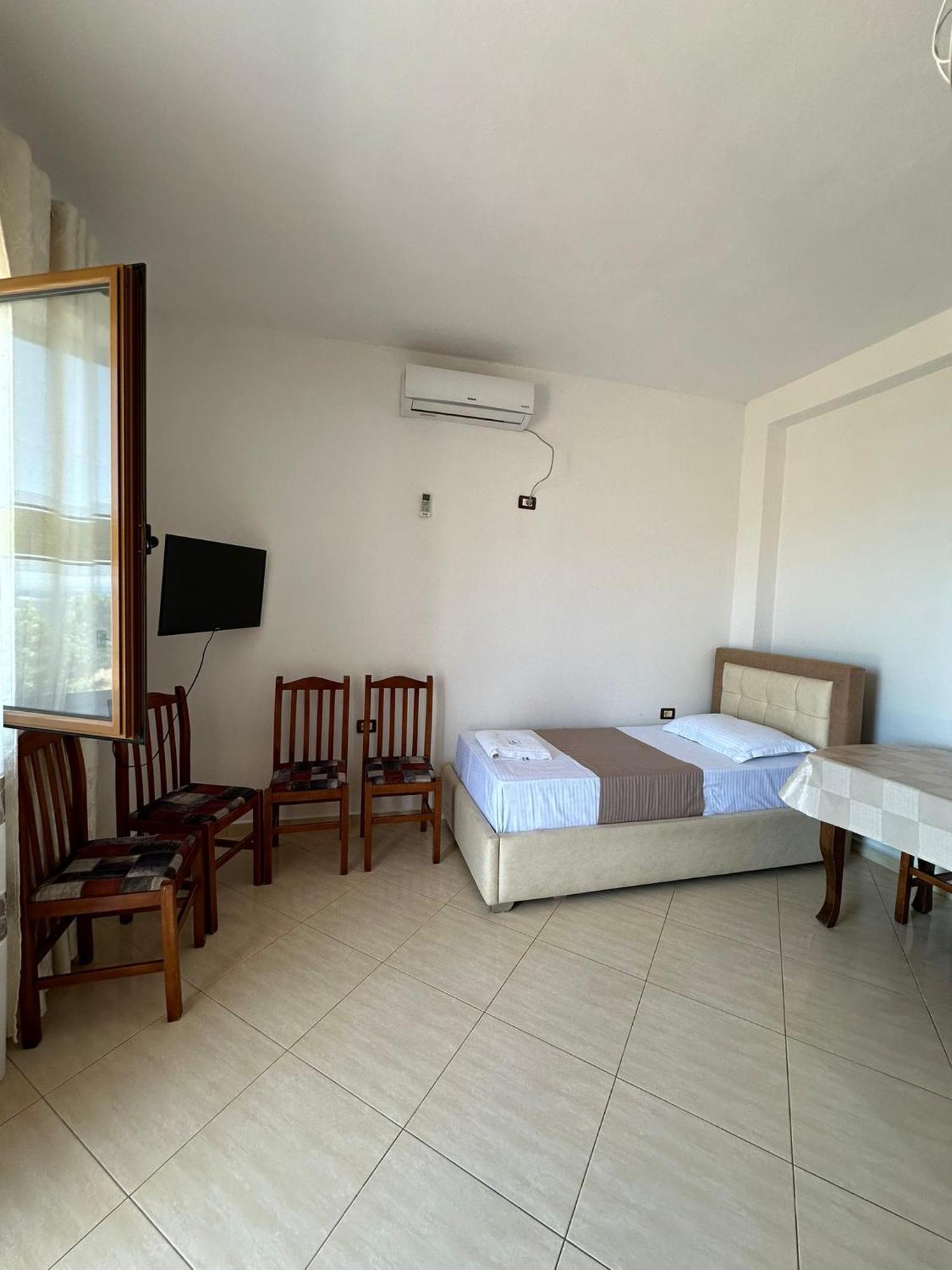 Teo Apartment Sarande Bagian luar foto