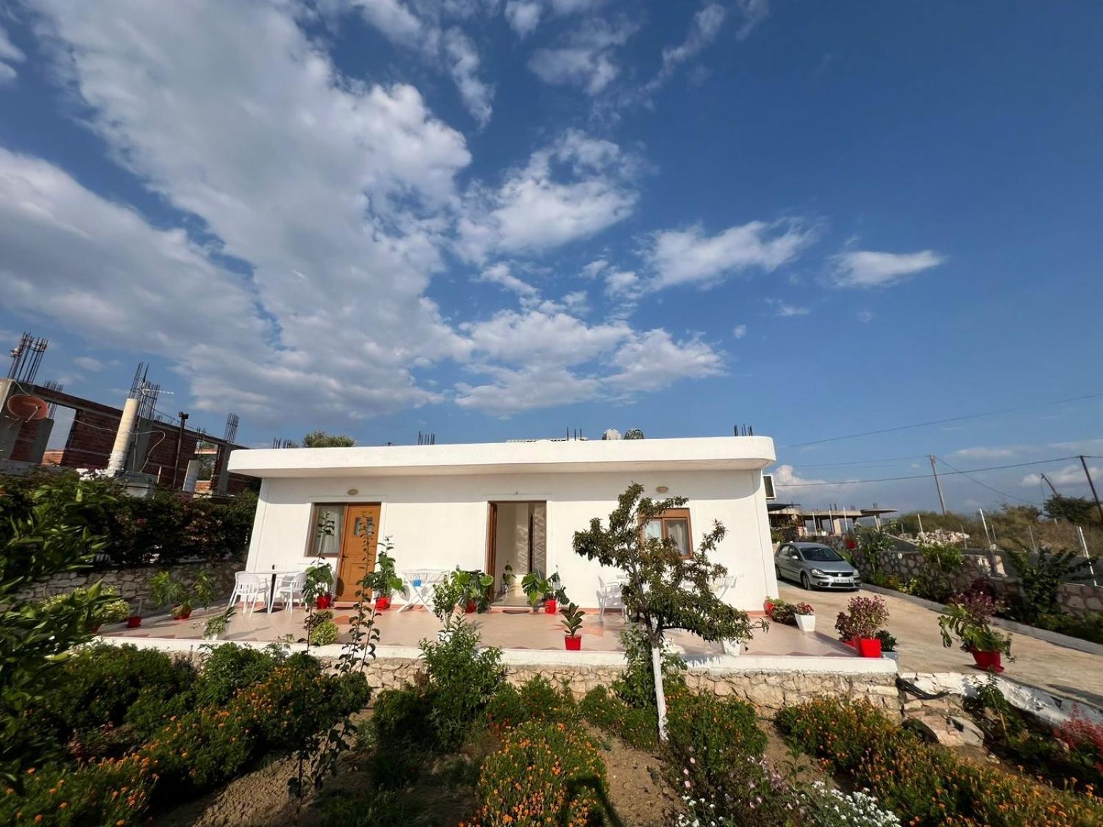 Teo Apartment Sarande Bagian luar foto