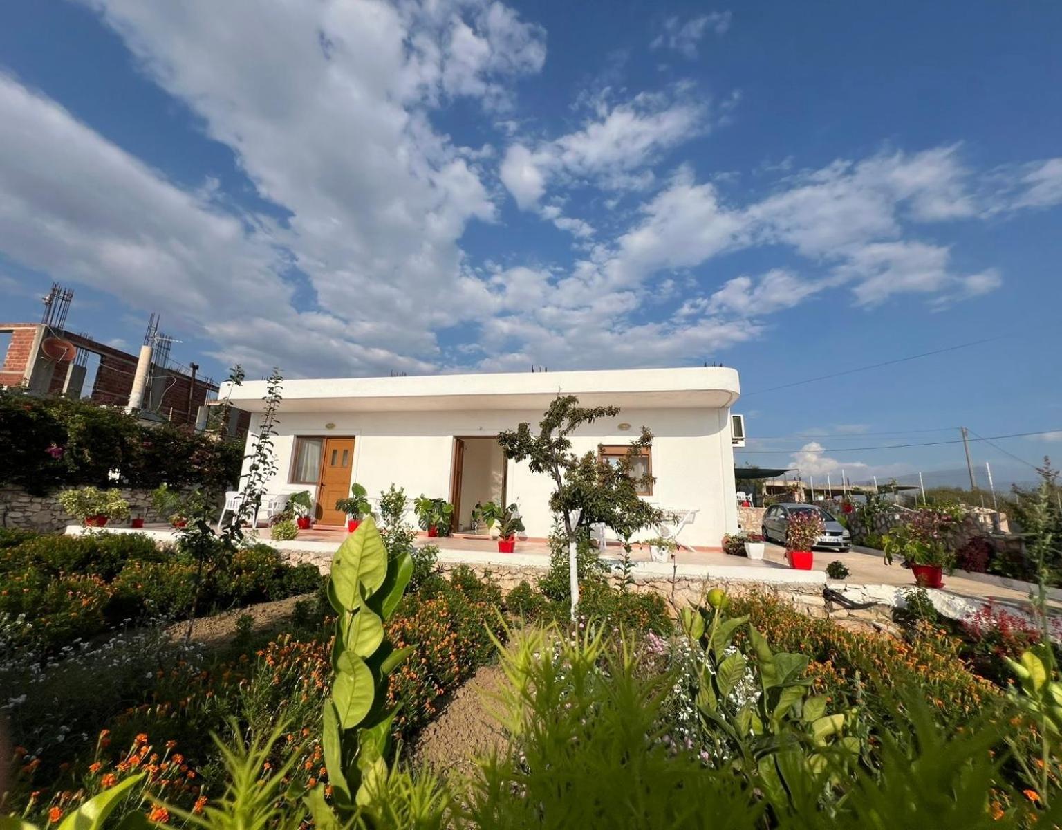 Teo Apartment Sarande Bagian luar foto